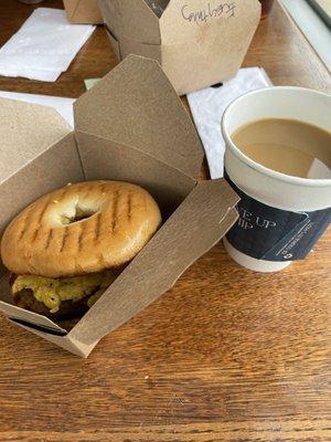 EIX EIC Bagel sandwich & house blend