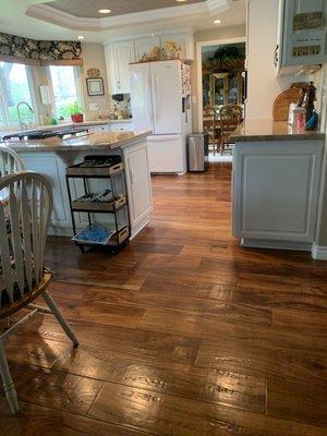 OC DUSTFREE HARDWOOD   Distressed wood