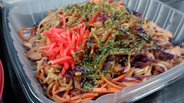 Yakisoba with chicken only $4!