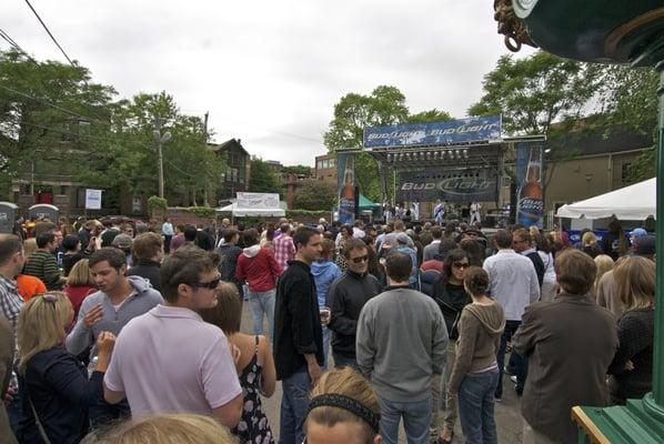 Wells St Art Fest 2011 Music stage behind O'Brien's Restaurant