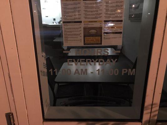 It's 10:26 boooooooooo they should have contemplated the cleaning time after closing, they want to be at home at 11:00 or what!!!!