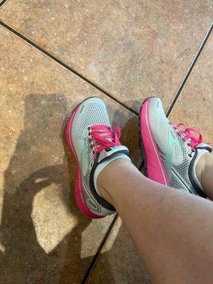 Brooks ghost in pink and grey. Nice!