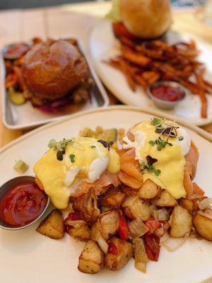 Salmon Benedict