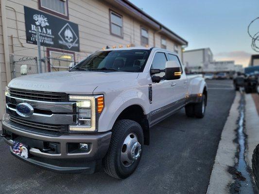 2017 Ford F350 completed with AirLift 7500 air springs and a Wireless compressor system.