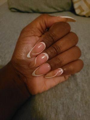 Creative twist on a deep-v French manicure