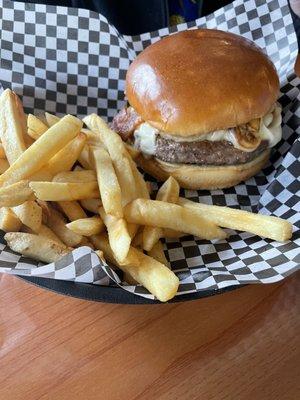 Bacon mushroom cheeseburger with fries