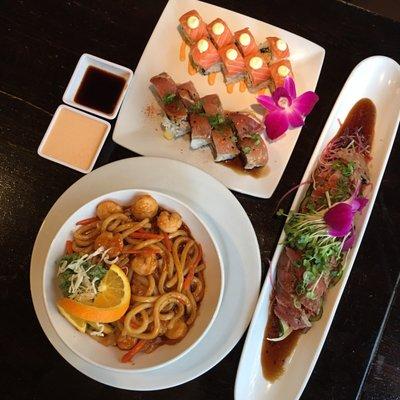 Yakiudon, beef tataki and i forgot the names of the sushi rolls lol!