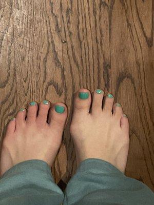 Toe nails beautiful color