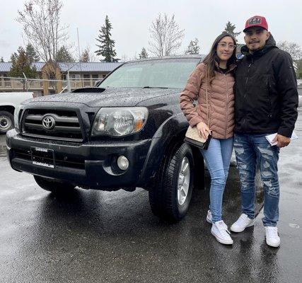 Noe & Dianna with a beautiful 2009 Tacoma!