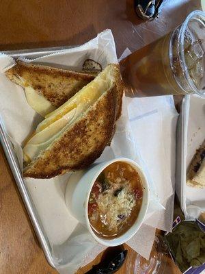 High 5 grilled cheese and minestrone soup