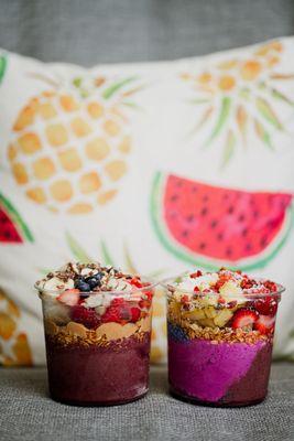 acai bowl and pitaya punch bowl