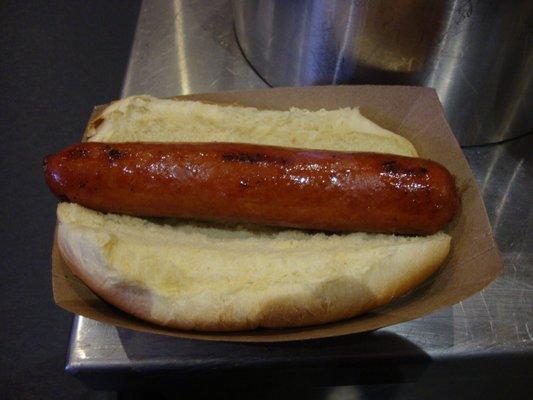 High quality, great tasting brats & hotdogs - a nice surprise at a large venue!