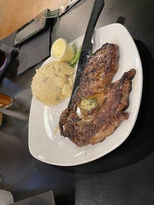 Steak, mashed potatoes