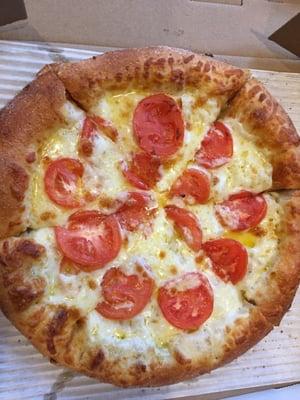 White cheese and tomato pizza