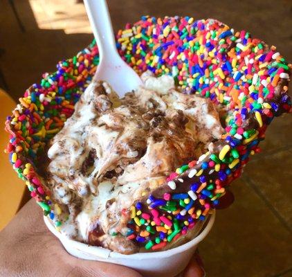 Mmmmm.....cake batter ice cream with brownie bites on a waffle cone. Yummmmmy!