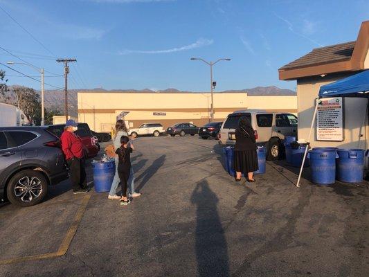 Families with kids who went out of their way to recycle left stranded for 45 minutes during "shift change" middle of Saturday afternoon.