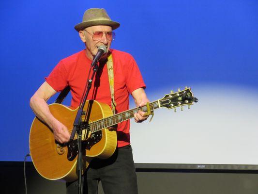 Graham Parker in concert at the Avenel Performing Arts Center, June 5, 2022.