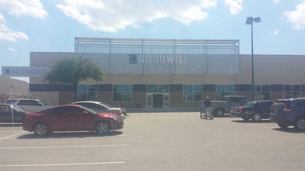 Leander Goodwill 1441 Hwy 183 Leander,Tx.78641 512-637-7154