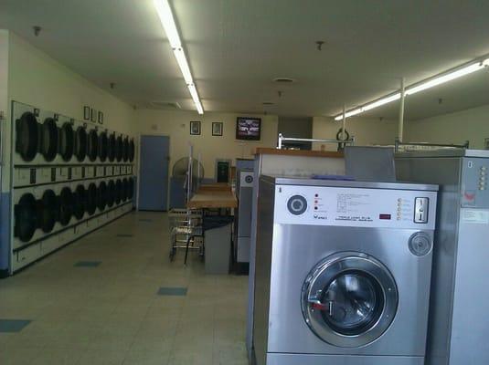 Happy Time Laundromat