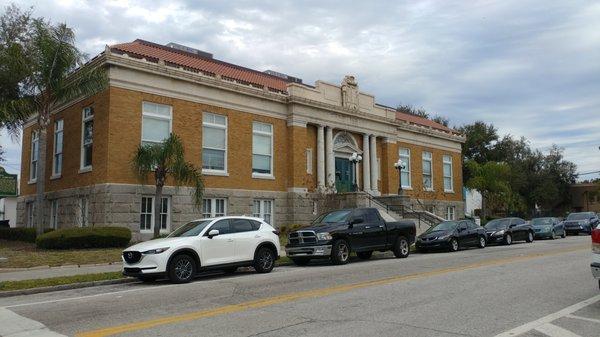 Old Tampa Free Public Library