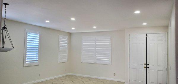 Recessed lights installation in living room