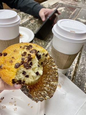 delicious! Hot vanilla coffee and chocolate muffin