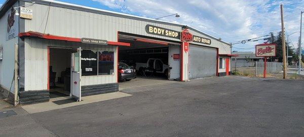 Bob's Body Shop