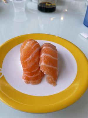 salmon nigiri