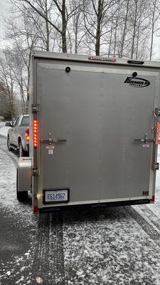 Piano arriving after a previous day snowfall