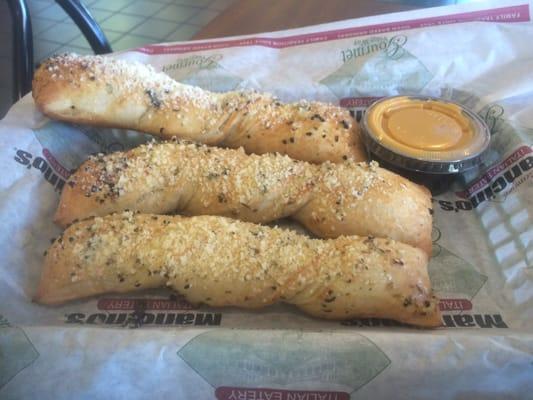 Sm order of "supersized" breadsticks & cheese. Amazing !Thick, w/just the right amt of chewiness! Great! did I mention how good they were!?