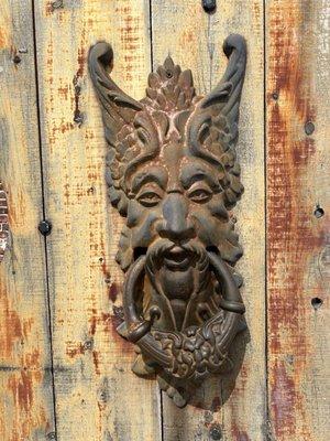 Impressive door knocker ;)