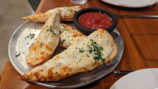 Cheesy bread appetizer