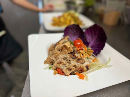 Papaya Salad (w. Grilled Chicken on top)