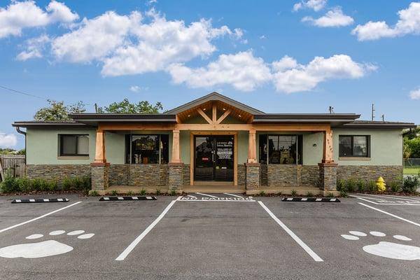 Lake Seminole Animal Hospital. Grey Street Studios for the photography. Van Selow Design project.