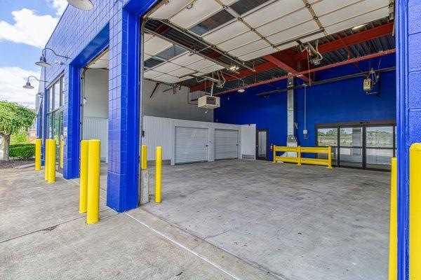 Extra Large Loading Dock