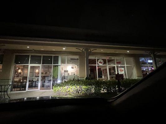 Unlit sign and store at 8:50 pm 9/13/22. When was closing time again? Yes it was 9 pm