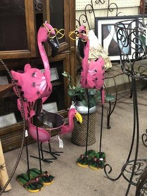 Need a cute pair of pink flamingos with sandals?