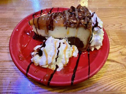 Turtle cheesecake for dessert !