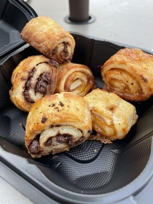 Half dozen rugelach, chocolate and apricot