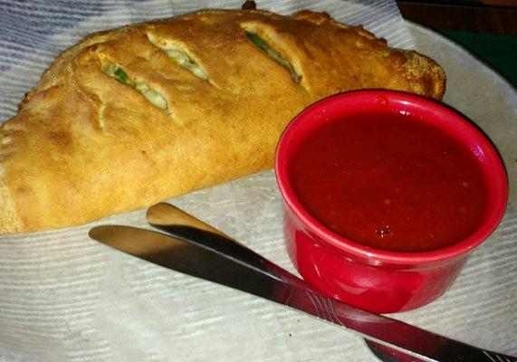 Great calzone with some wonderful Mariana sauce