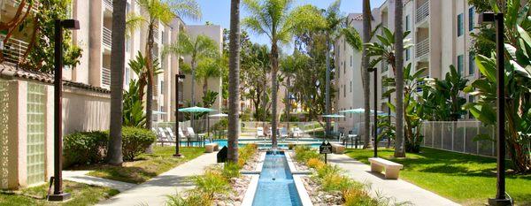 La Regencia: Courtyard & Pool