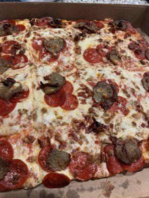 Sician Meat Pizza