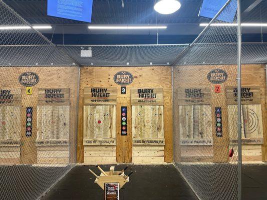 Axe throwing aisle