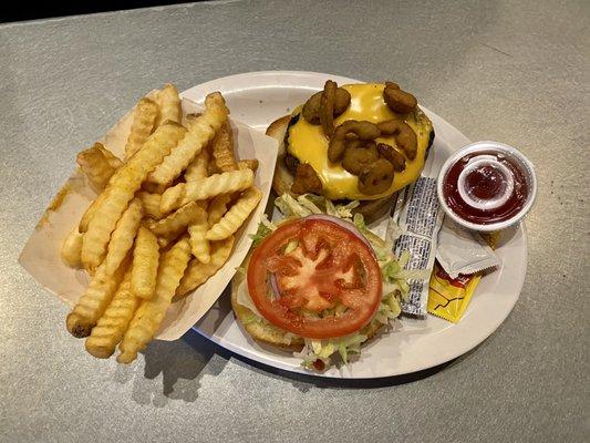 Jalapeño burger with fries