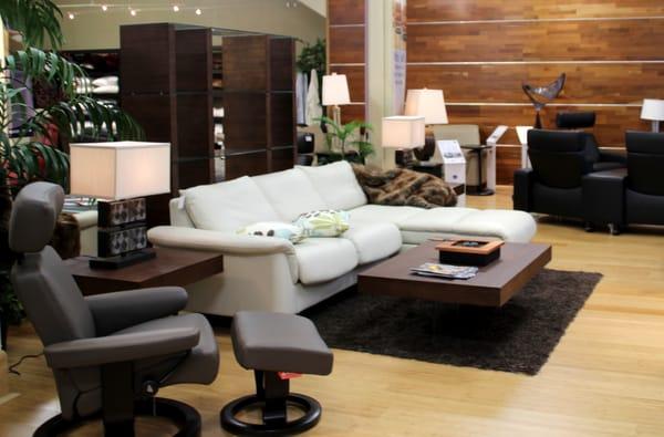 Check out our selection of living room furniture: sectionals, sofas, recliners, tables, lamps & more!