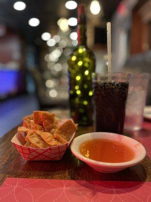 Complimentary crispy noodles and dip