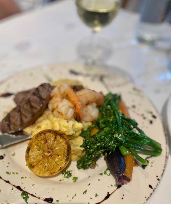 Fire grilled Elk Medallions with Prawns