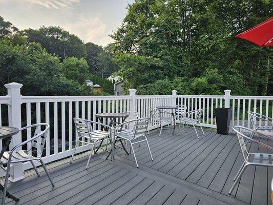 Outdoor deck