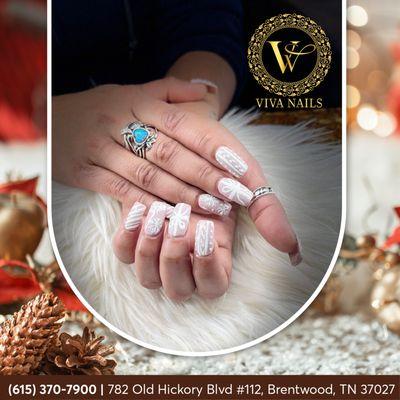 Deck your fingertips in festive splendor with enchanting art nails, adding a touch of holiday magic to your Christmas look!