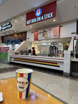 Storefront in Food Court